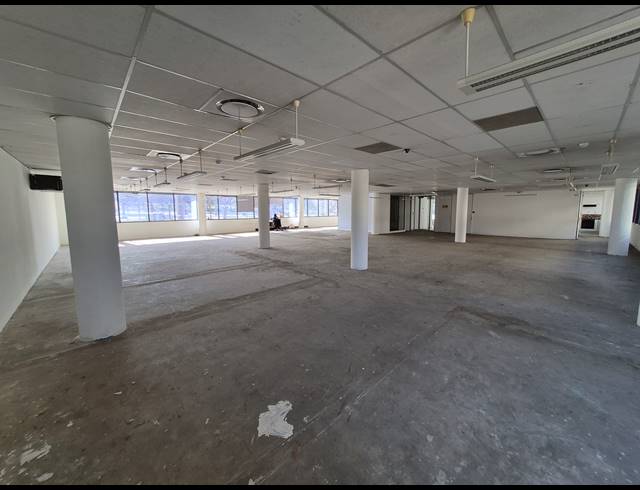 5,204M² OFFICE TO LET IN WOODMEAD